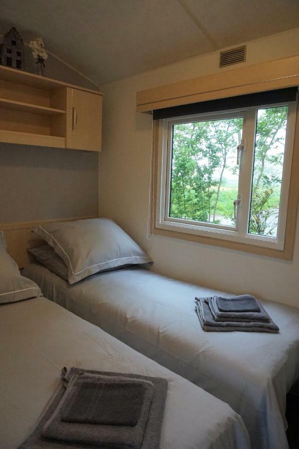 Vakantieverblijf Aan De Dijk Hotel Hippolytushoef Ngoại thất bức ảnh